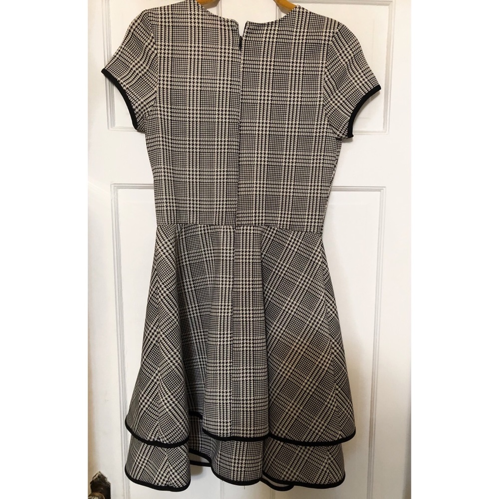 Love Ady Plaid White/Black Short Sleeve Ruffle Hem Mini Dress Size Large
